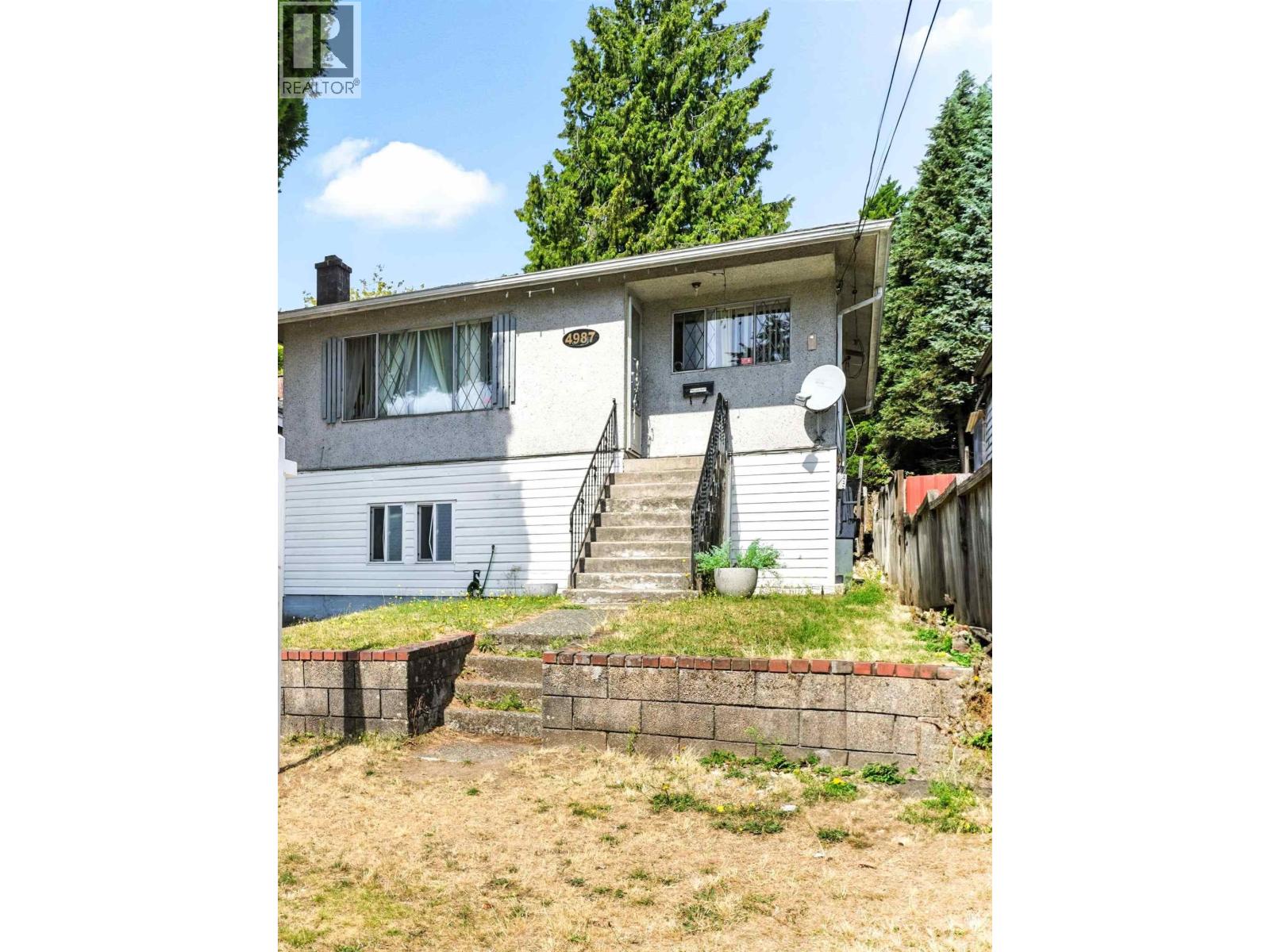 4987 Hoy St, Vancouver, BC V5R 4N6