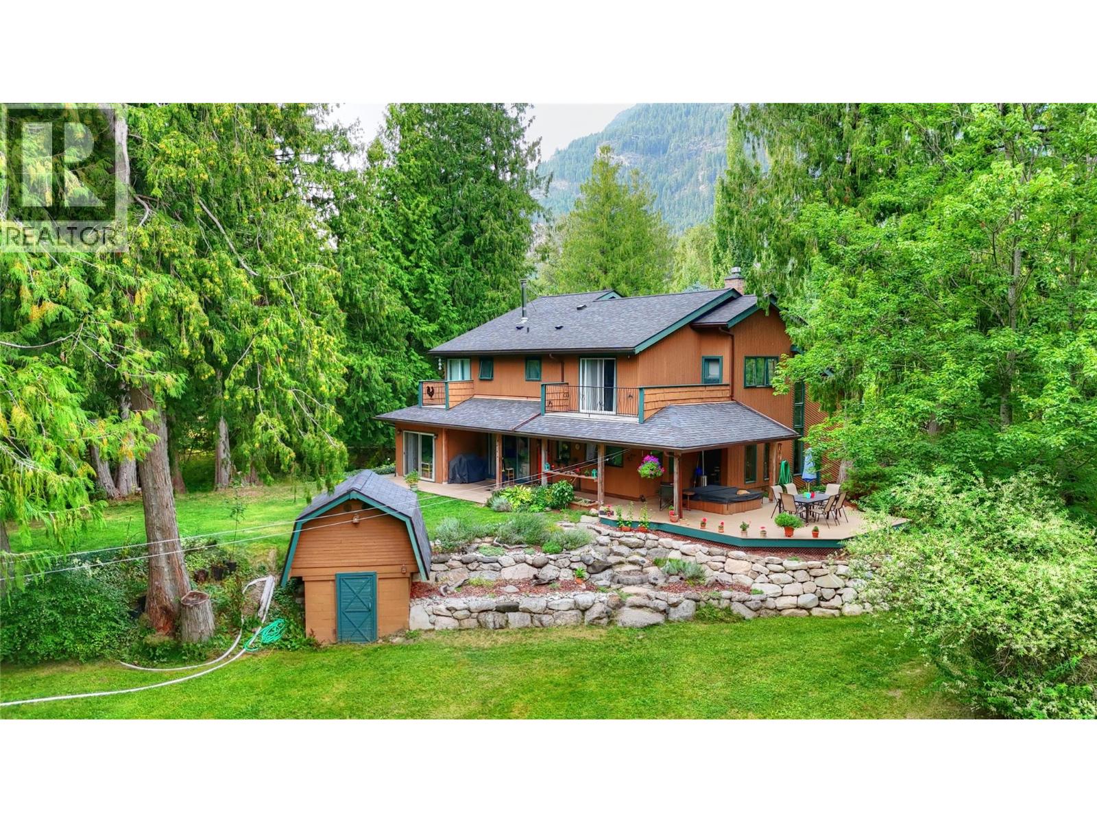 2827 Evin Rd, Slocan Park, BC V0G 2E0
