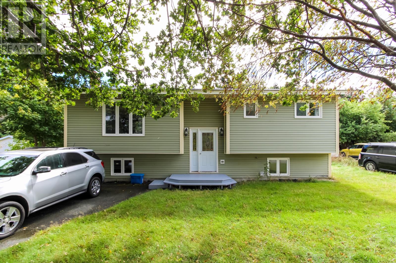 23 Bridge Rd, Torbay, NL A1K 1A1