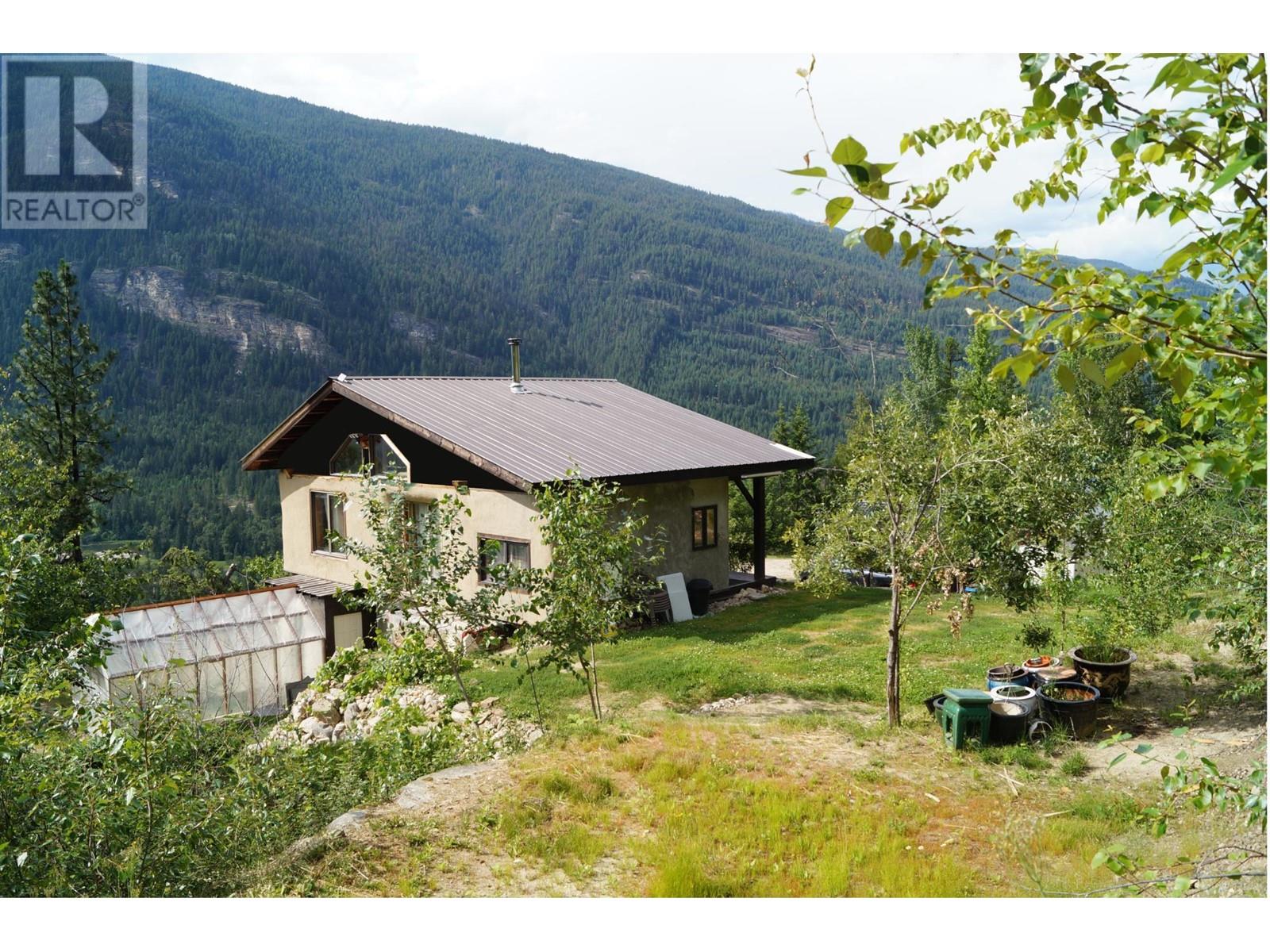 6 Highway Unit 4650, Winlaw, BC V0G 2J0