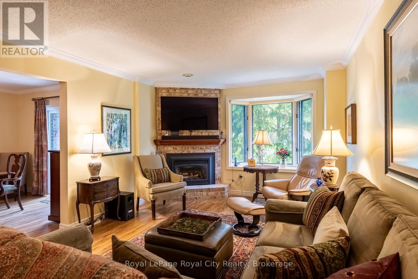 101 121 Waterloo Ave, Guelph, ON N1H 3H9