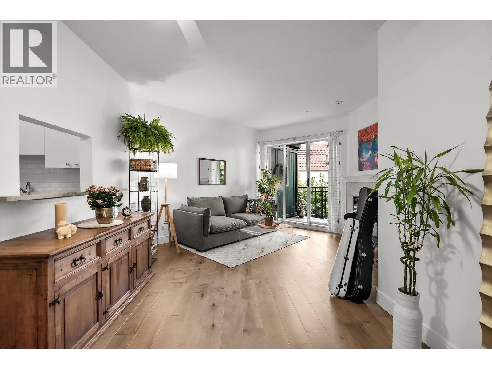 1928 Nelson Street Unit 304, Vancouver, BC V6G 1N2