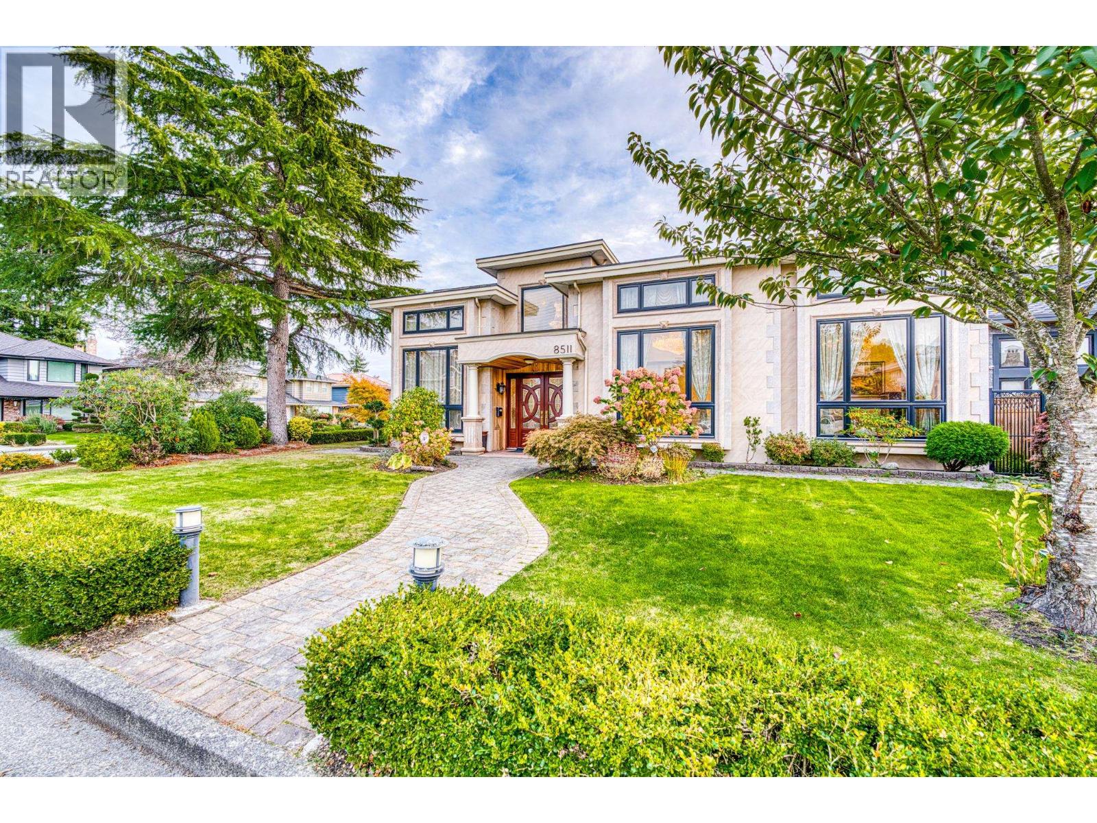 8511 Sunnywood Dr, Richmond, BC V6Y 3G4