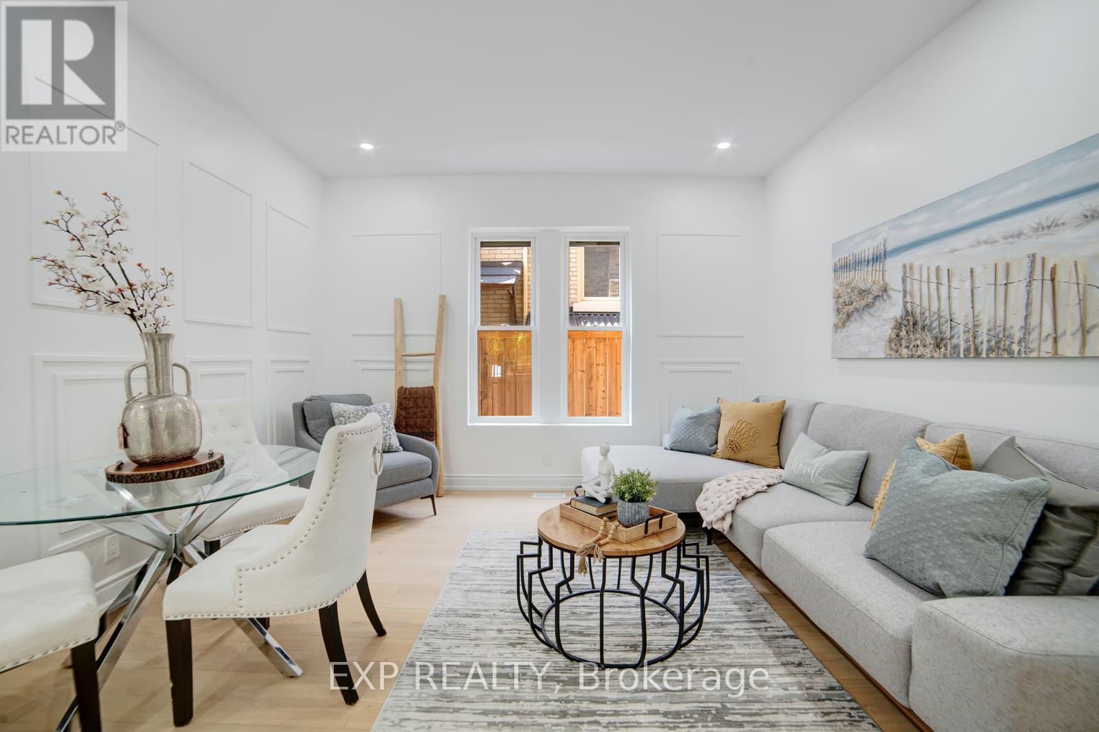 28 Springbank Dr, London, ON N6J 1E3