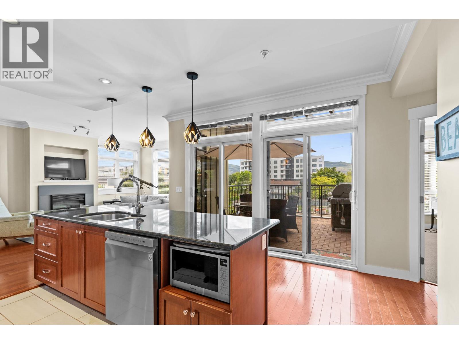 2901 Abbott Street Unit 204, Kelowna, BC V1Y 1G7