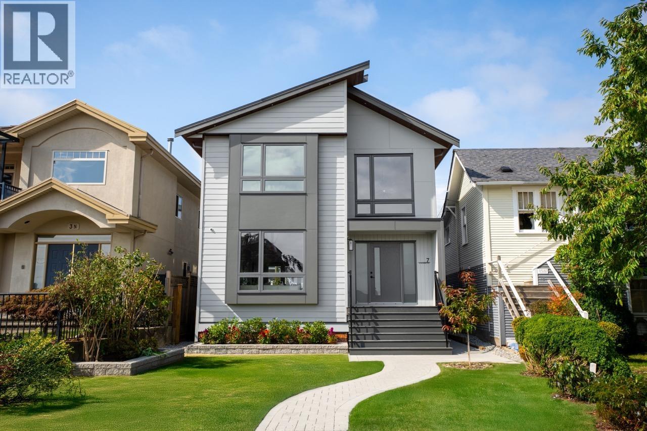 7 N Howard Ave, Burnaby, BC V5B 1J6