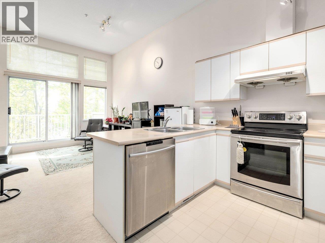 3576 Rainier Place Unit 1, Vancouver, BC V5S 4T3
