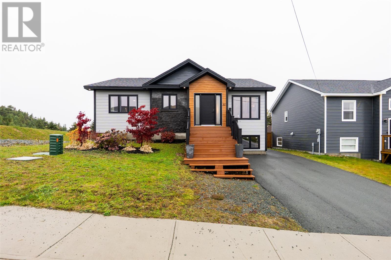 30 Phoenix Dr, Paradise, NL A1L 4H9