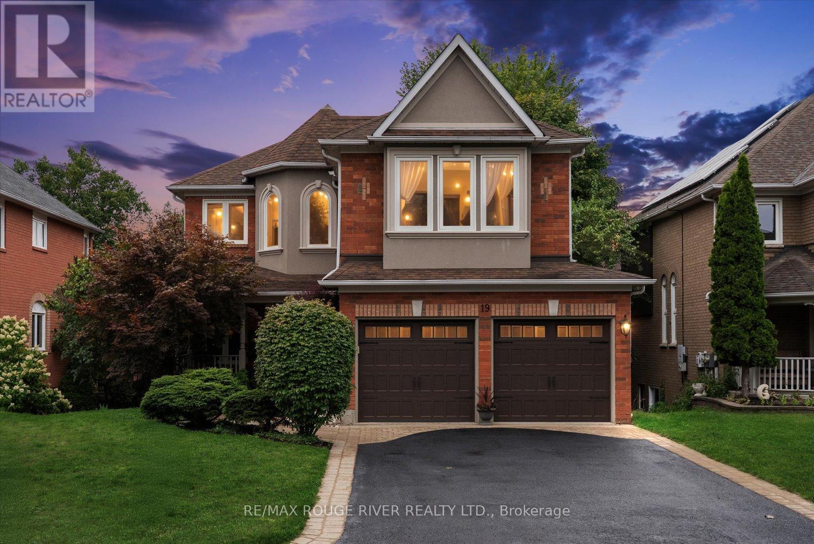 19 Gilchrist Ct, Whitby, ON L1R 2P3