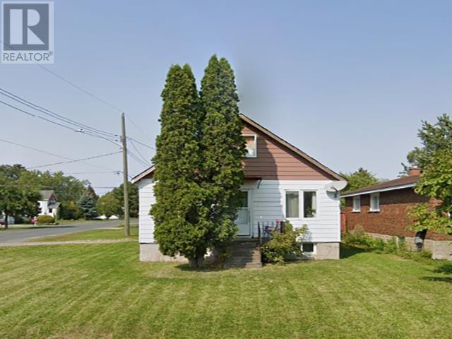 24 Stevens St, Sault Ste. Marie, ON P6B 3N4