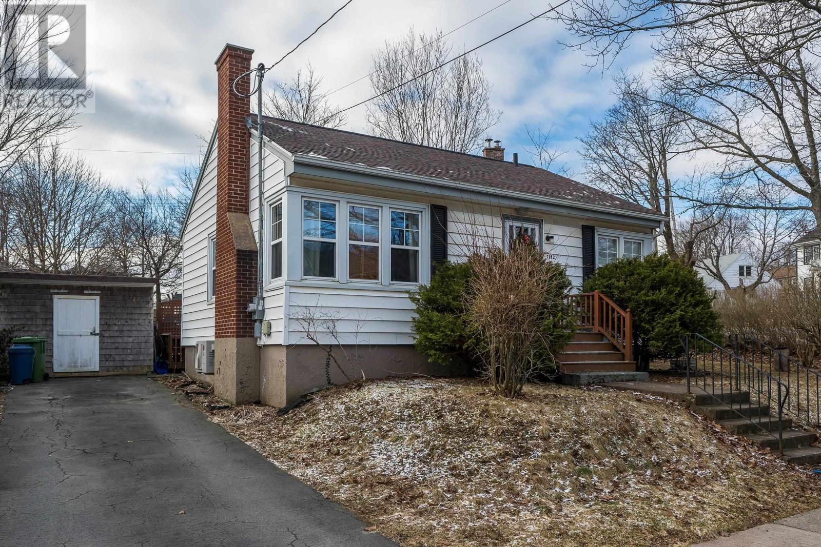 7142 Abbott Dr, Halifax, NS B3L 2L7