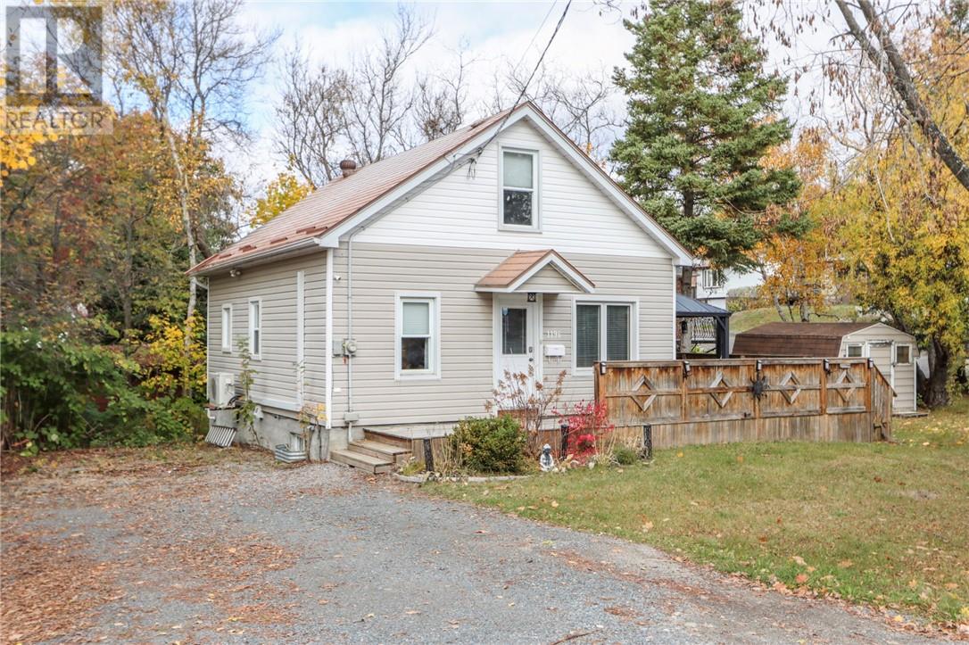 1196 Dundas St, Sudbury, ON P3B 2B5