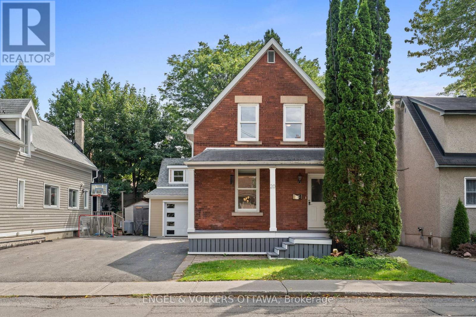 20 Hazel St, Ottawa, ON K1S 0E9