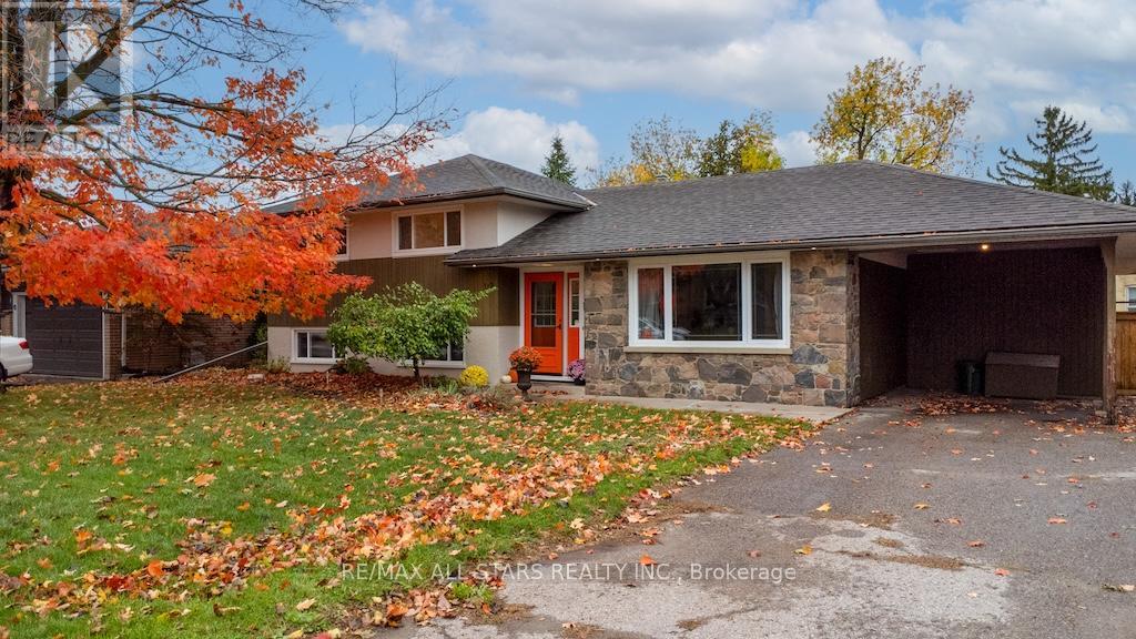 112 Adelaide St N, Kawartha Lakes, ON K9V 4L9