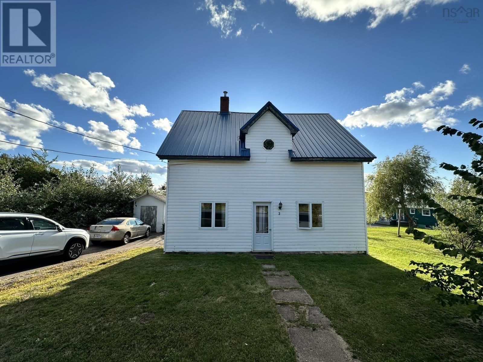 3 Princess St, Springhill, NS B0M 1X0