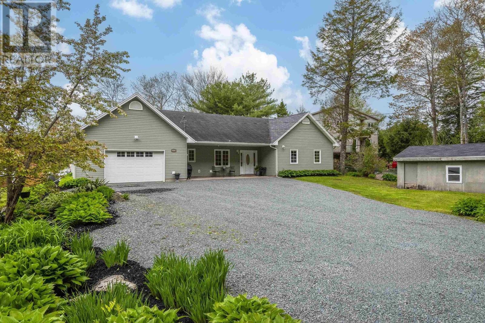 111 River Dr, Lake Echo, NS B3E 1C8