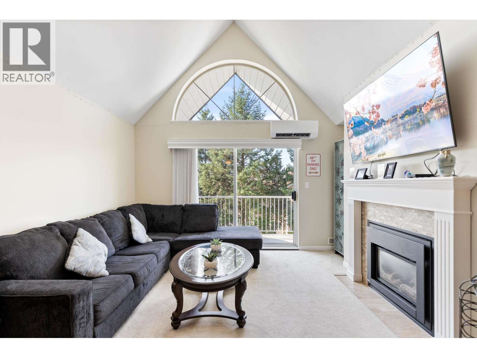 11601 227 Street Unit 303, Maple Ridge, BC V2X 0J7