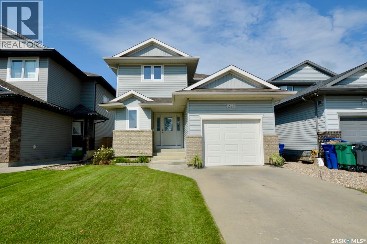 227 Korol Cres, Saskatoon, SK S7R 0E3