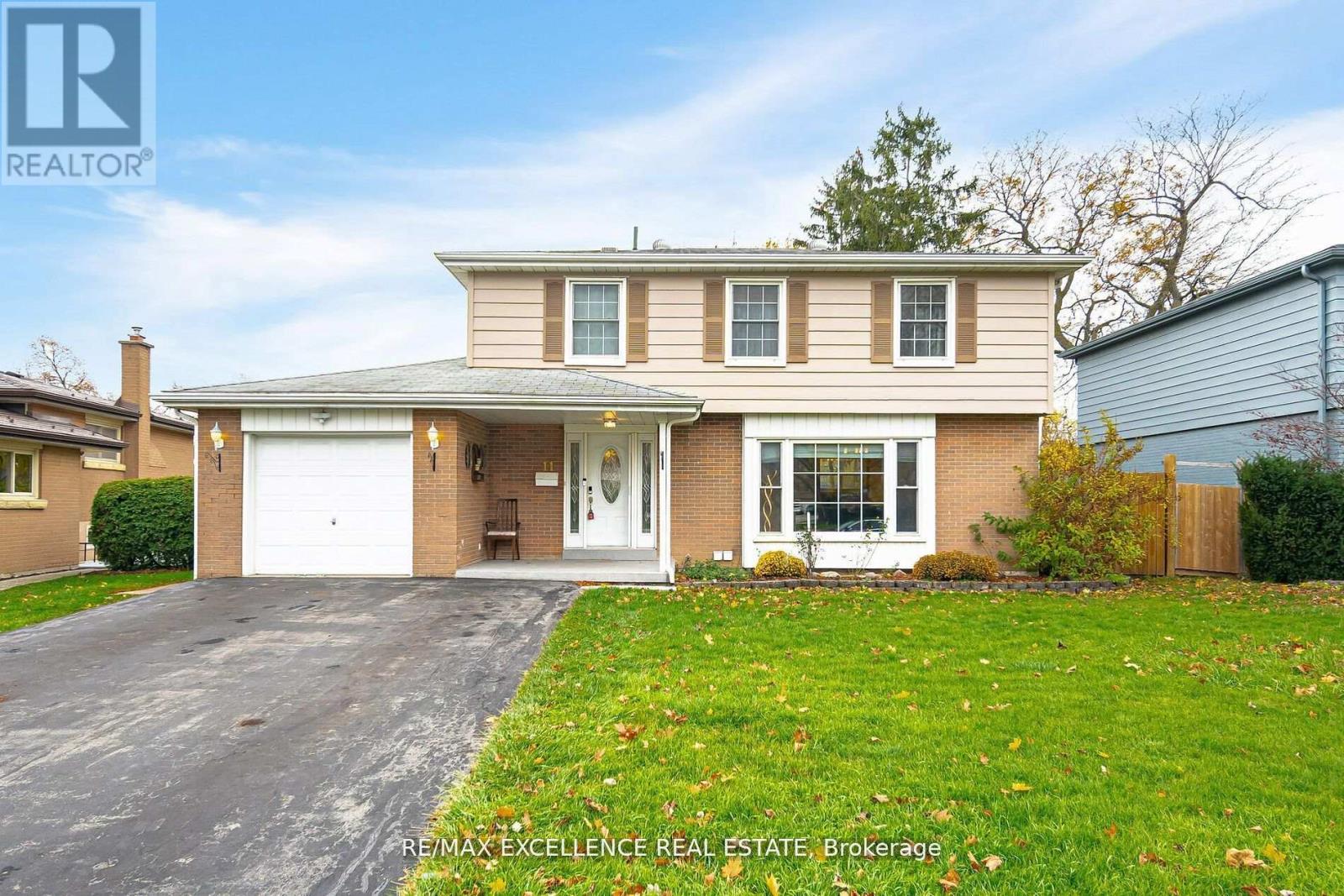 11 Crawley Dr, Brampton, ON L6T 2R6