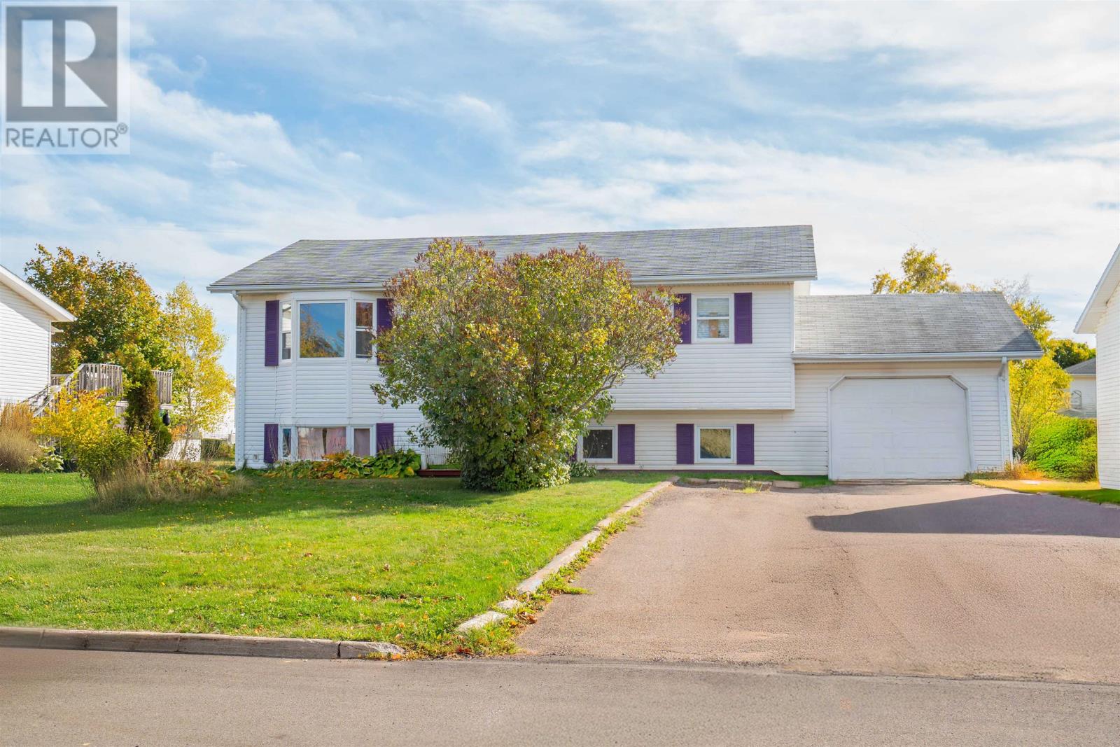 128 Westridge Cres, Charlottetown, PE C1A 9E7