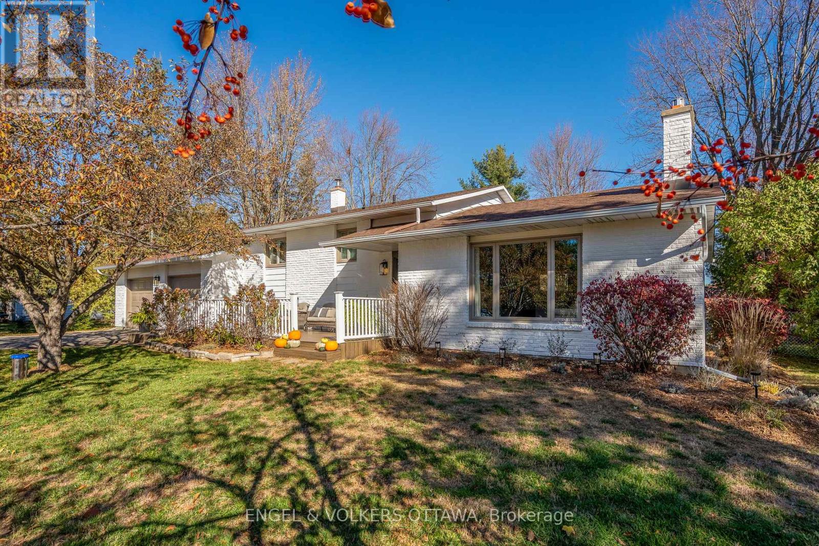 3293 Warner Way, Ottawa, ON K0A 2W0