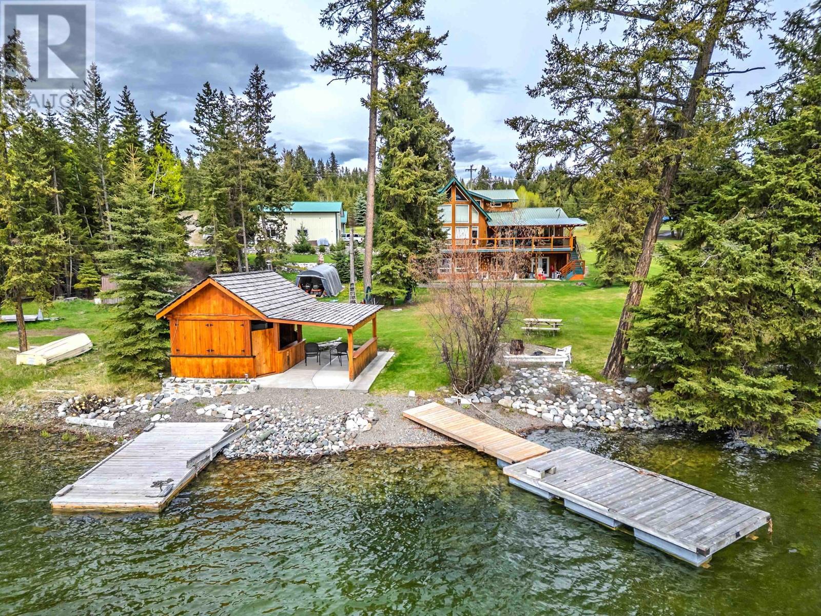 3544 Cabin Rd, Lac La Hache, BC V0K 1T1