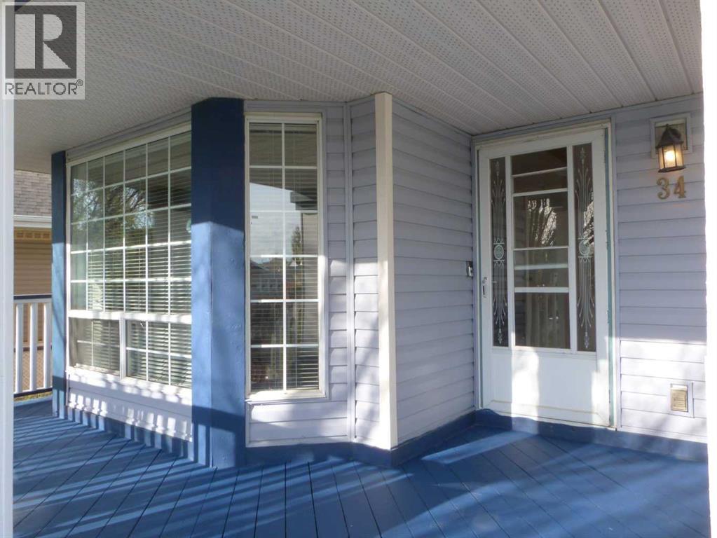 34 Martinridge Rd NE, Calgary, AB T3J 3L4