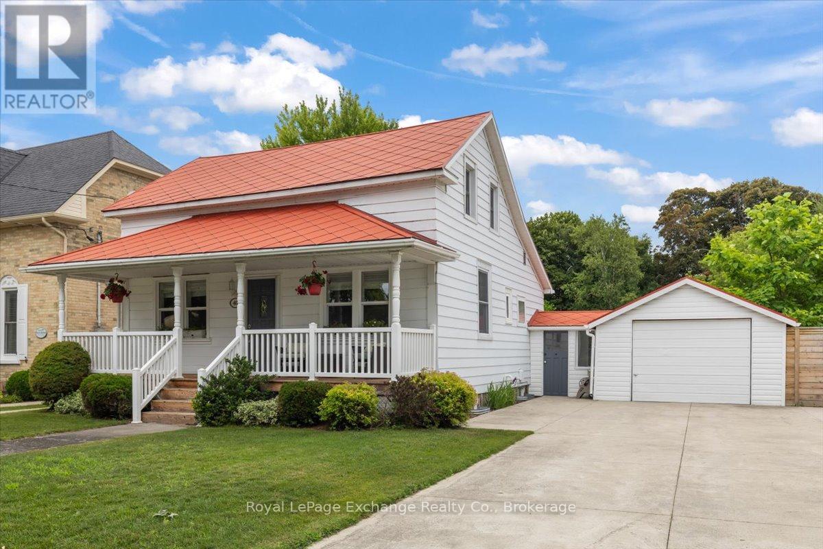 40 Grosvenor St S, Saugeen Shores, ON N0H 2L0