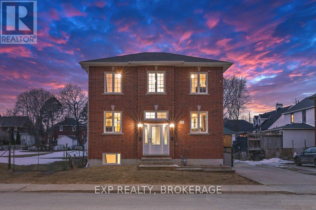 118 Napier St, Kingston, ON K7L 0B5