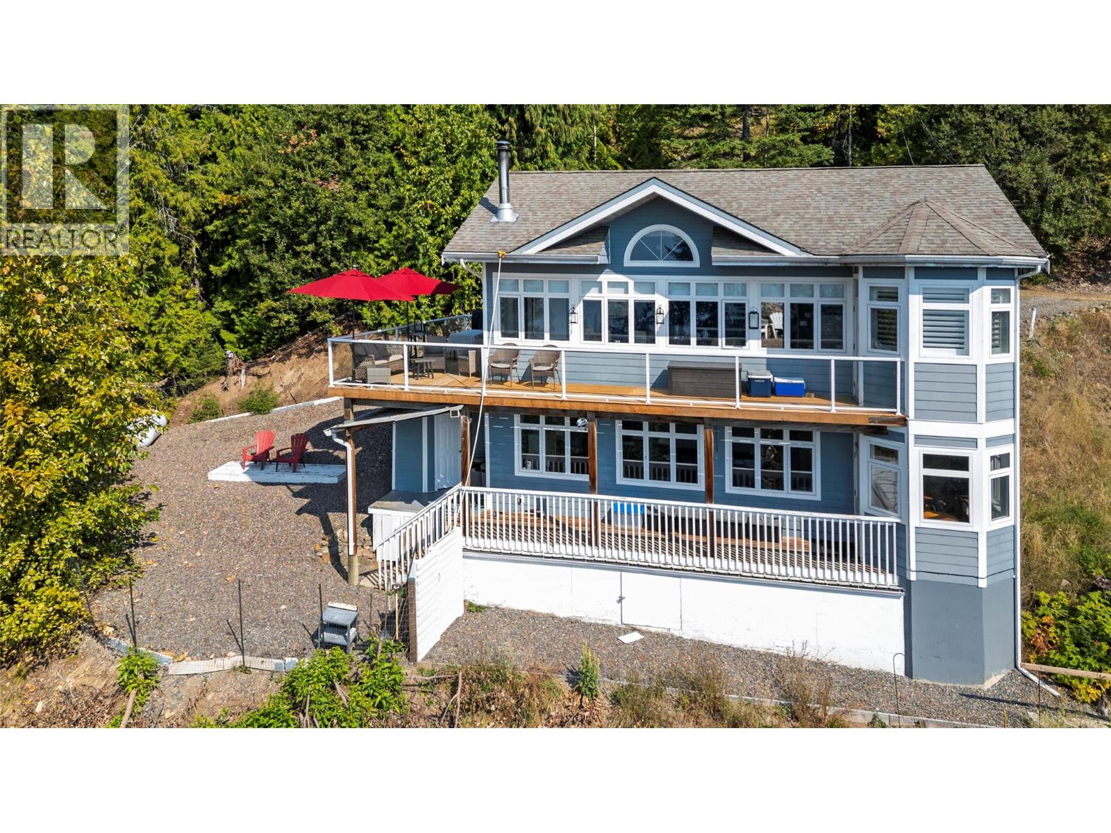 7660 Lichen Rd, Anglemont, BC V0E 1M8