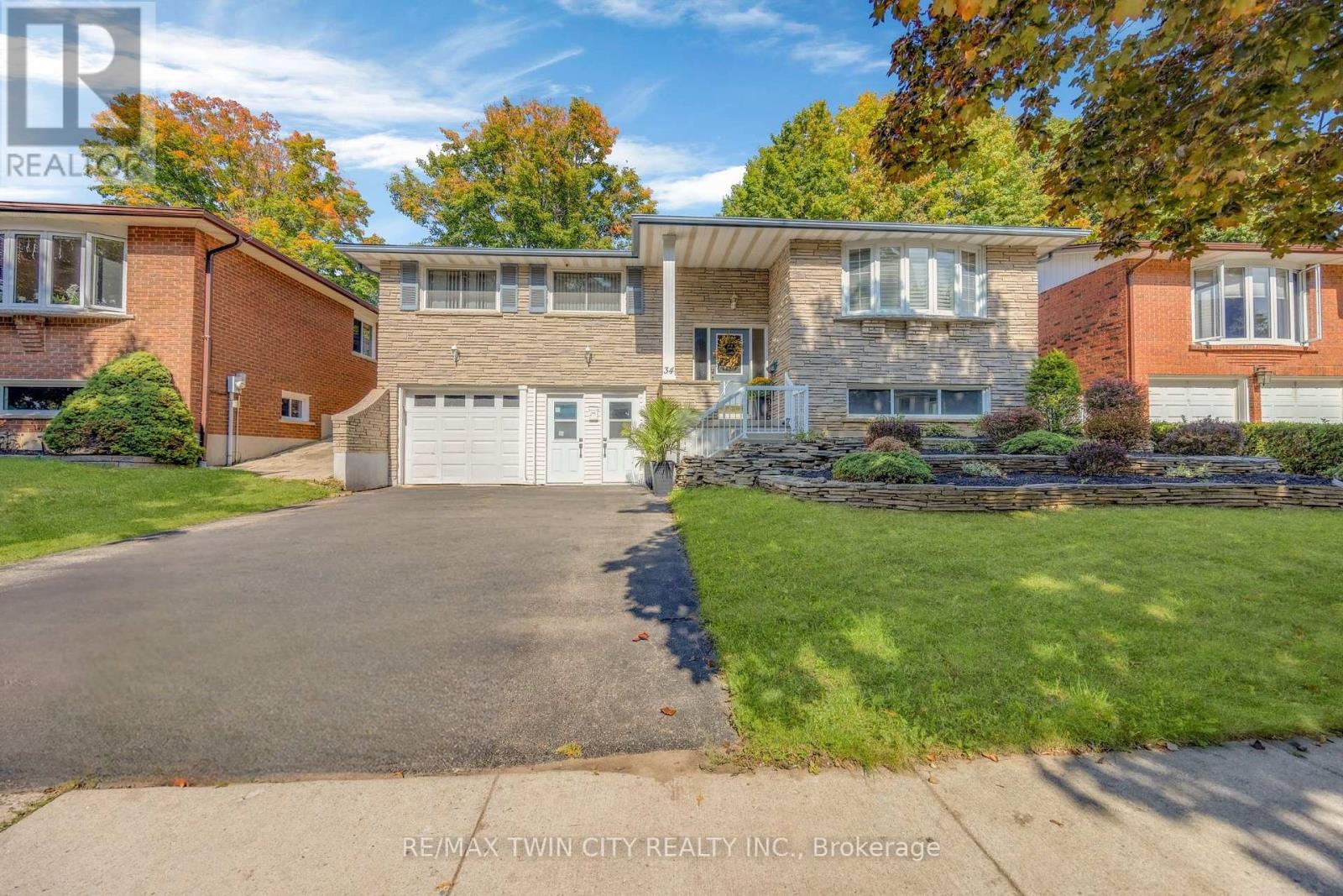34 Georgina St, Kitchener, ON N2B 3N9