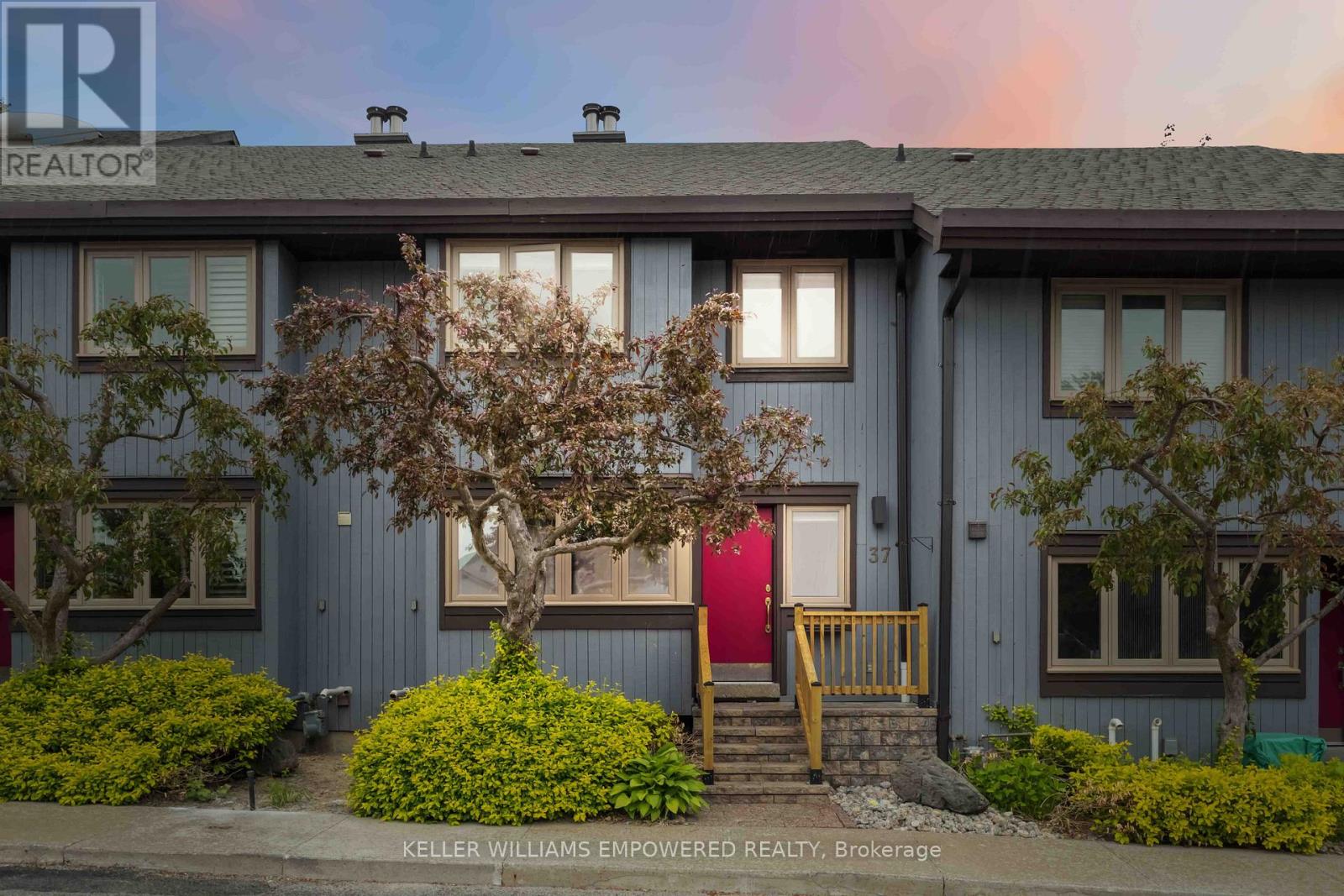 37 Rainbow Creekway, Toronto, ON M2K 2T9