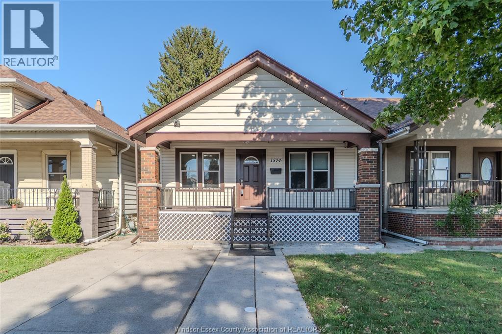 1574 Pierre Ave, Windsor, ON N8X 4P5