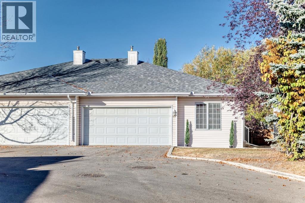 126 Hawkstone Mnr NW, Calgary, AB T3G 3X2