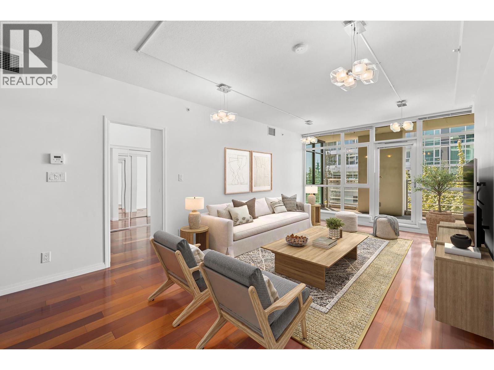 100 E Esplanade Avenue Unit 307, North Vancouver, BC V7L 4V1
