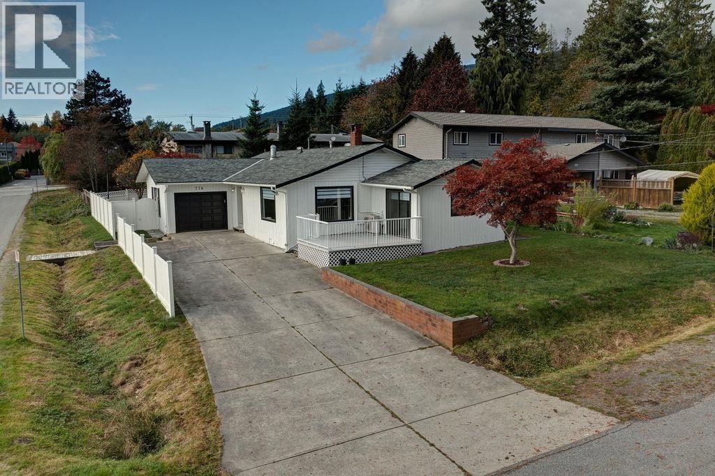 776 Seacot Way, Gibsons, BC V0N 1V9