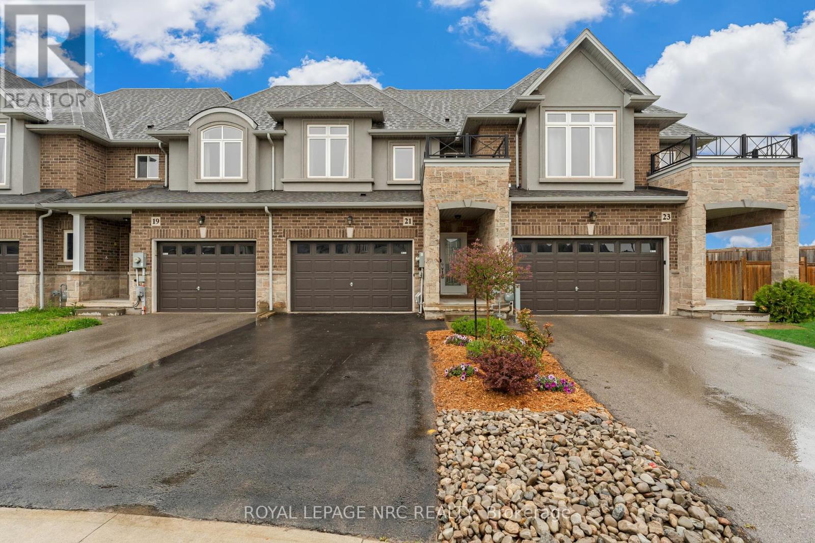 21 Pinot Cres, Hamilton, ON L8E 0J8