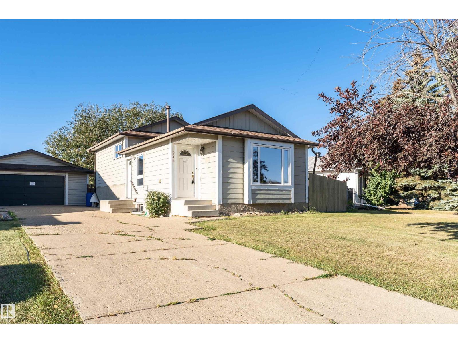 102 Av Unit 9009, Morinville, AB T8R 1B5