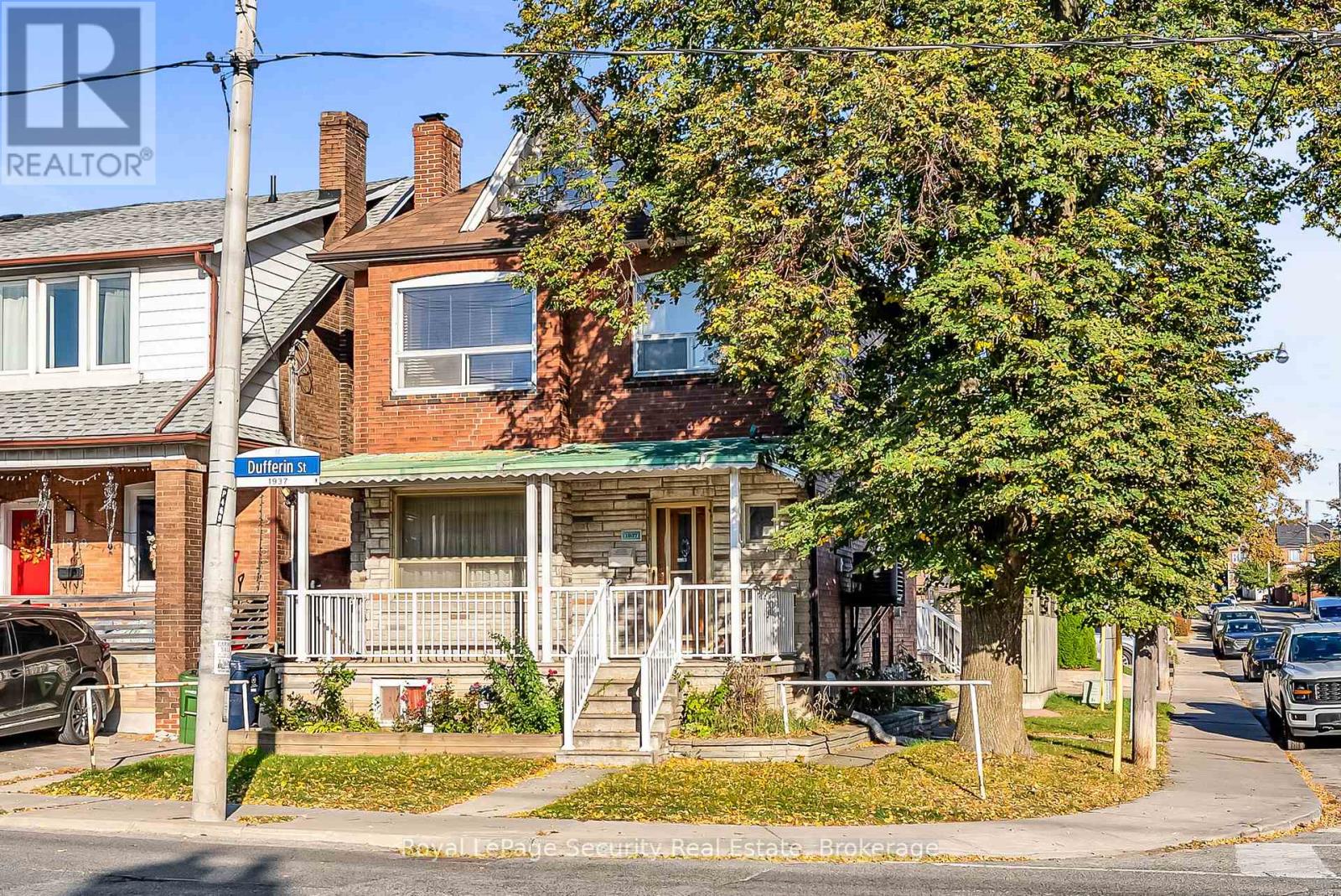 1937 Dufferin St, Toronto, ON M6E 3P8
