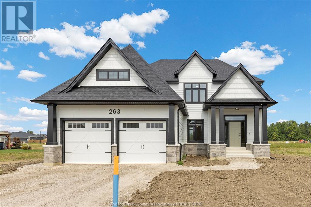 263 Joan Flood, Essex, ON N8M 3E9