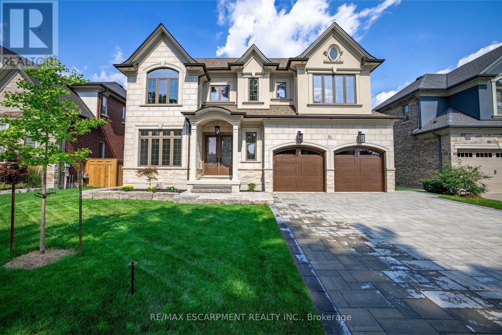 31 Bayside Ct, Burlington, ON L7T 1M8