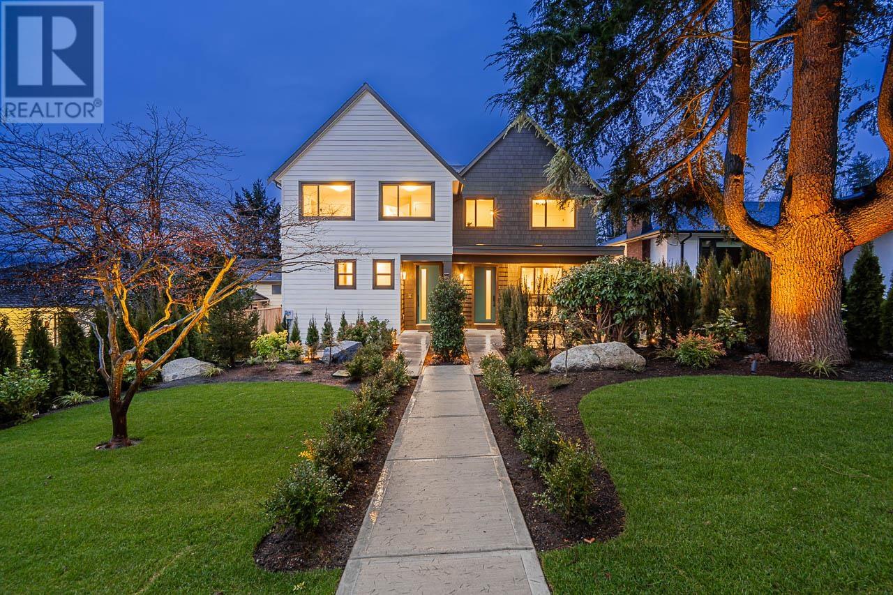3535 Cambridge St, Vancouver, BC V5K 1M3
