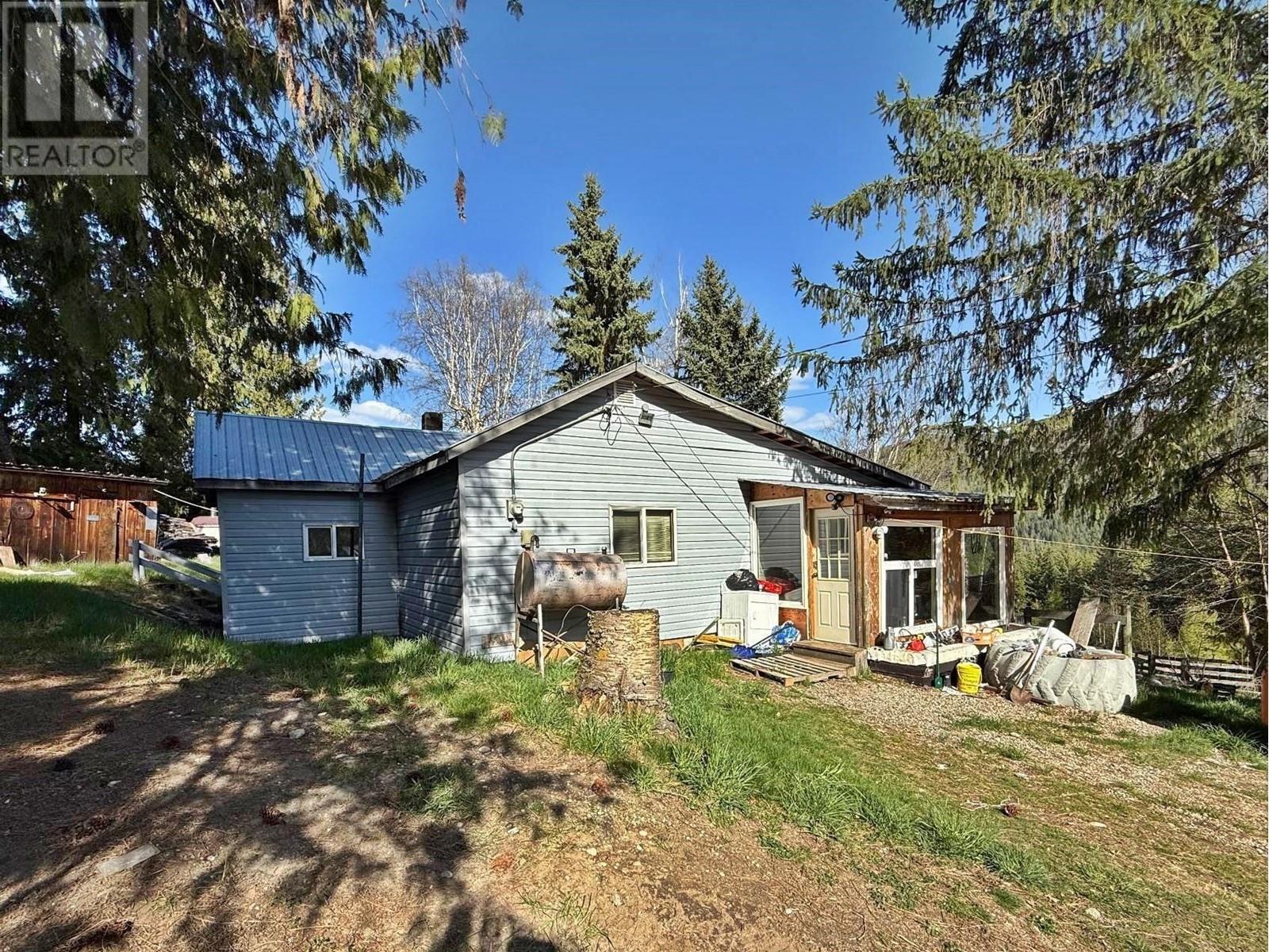 3437 Yellowhead Hwy, Vavenby, BC V0E 3A0