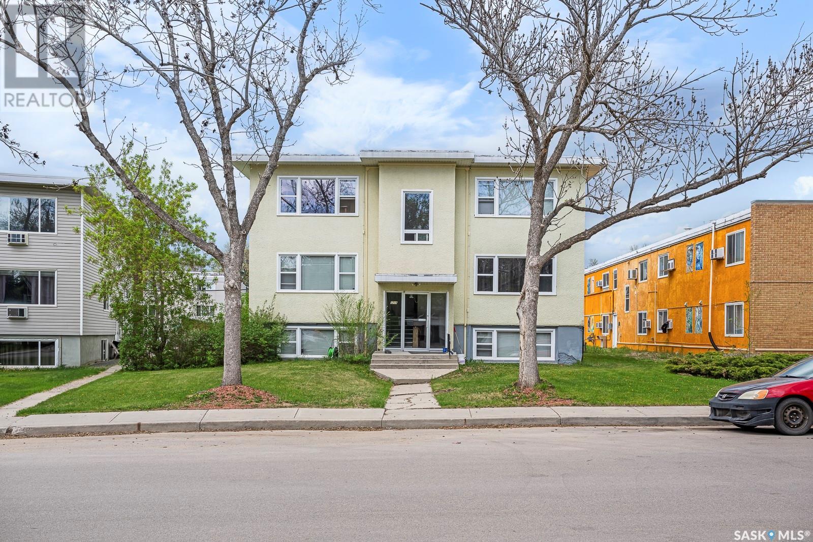 3218 Westgate Ave, Regina, SK S4S 1B3