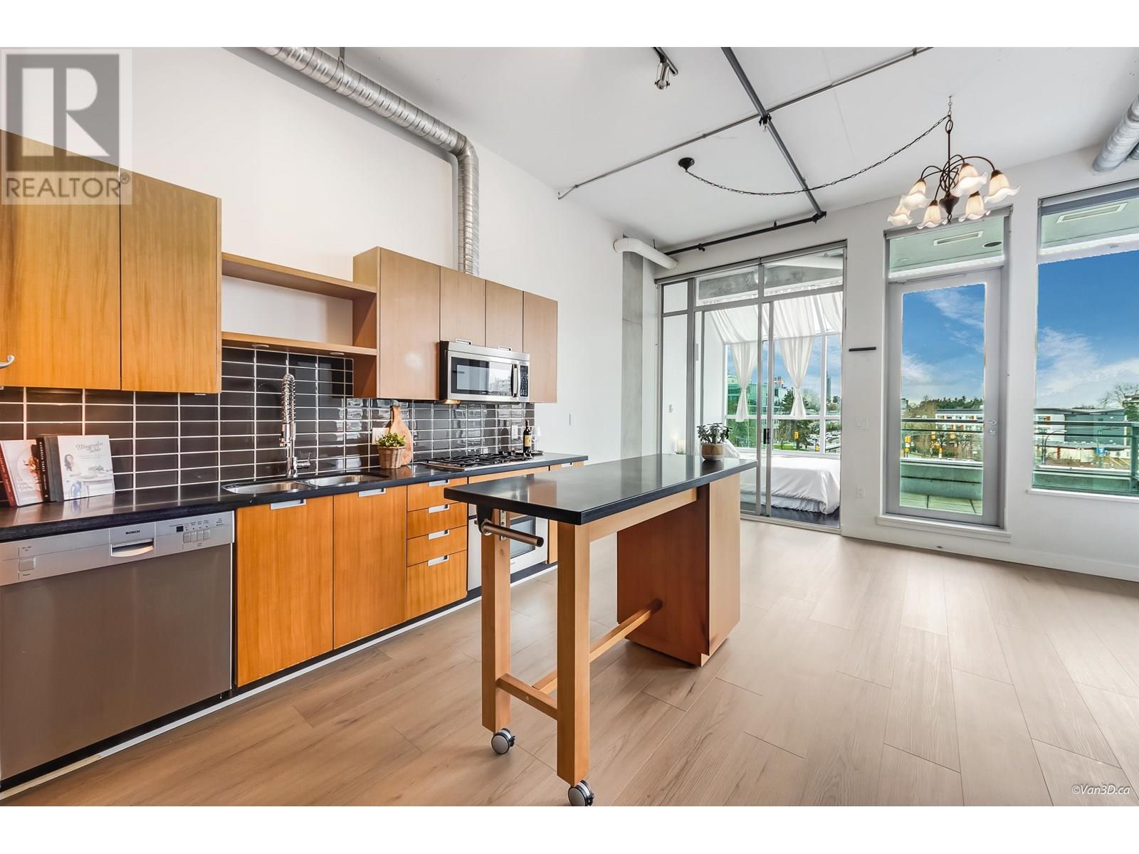 495 W 6th Avenue Unit 307, Vancouver, BC V5Y 1L3