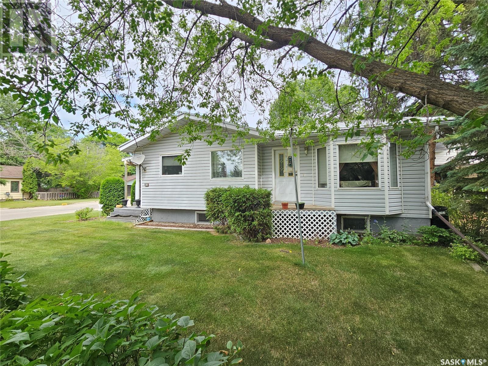 411 3 Avenue West, Meadow Lake, SK S9X 1B8