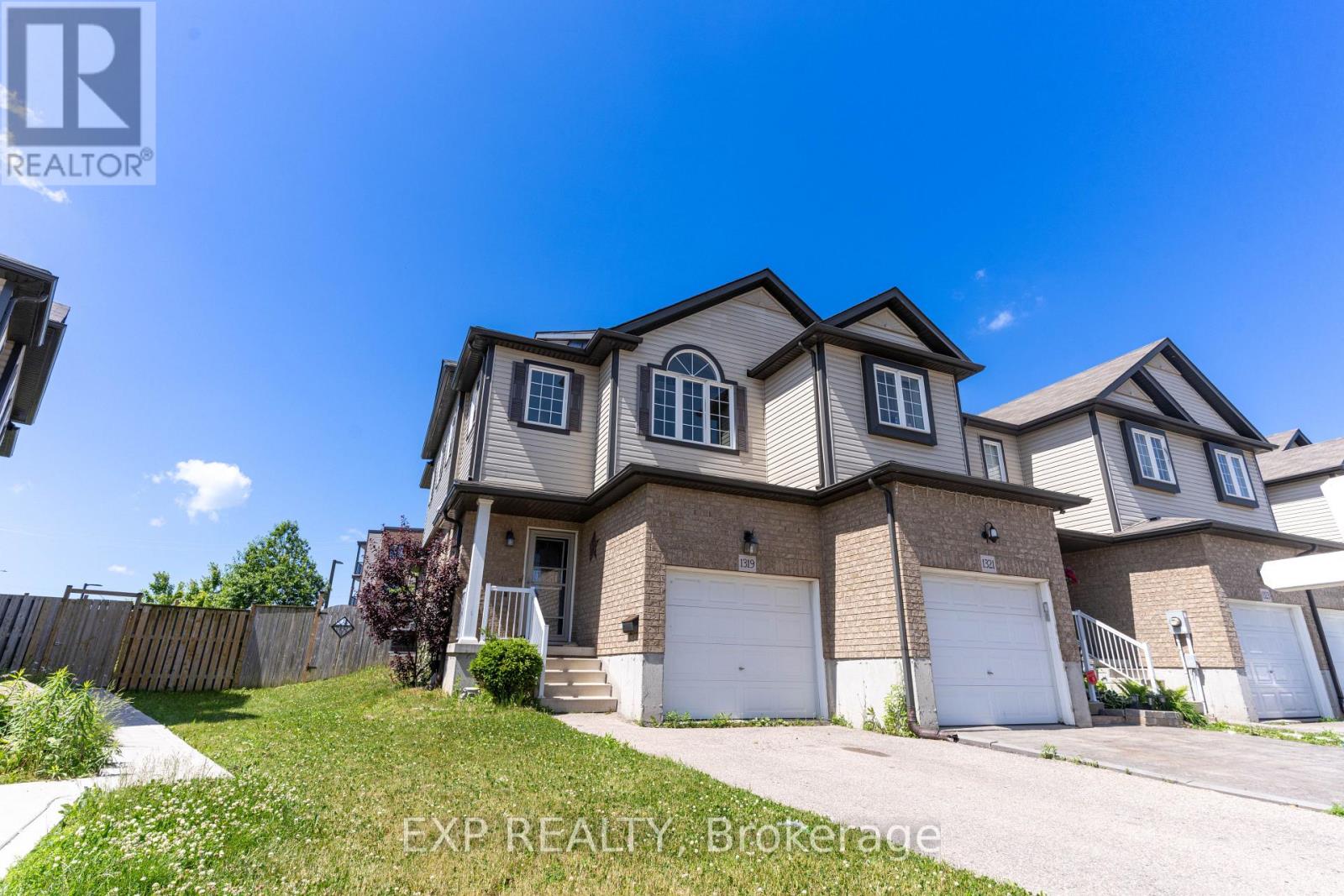 1319 Countrystone Dr, Kitchener, ON N2N 3R9