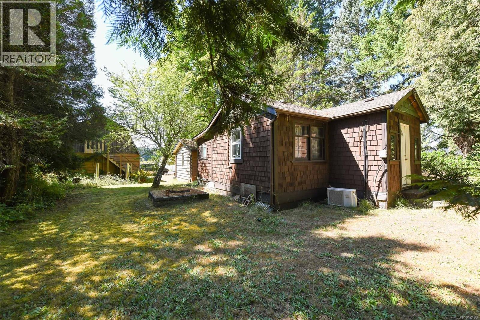 5835 Island Hwy N, Courtenay, BC V9J 1T3