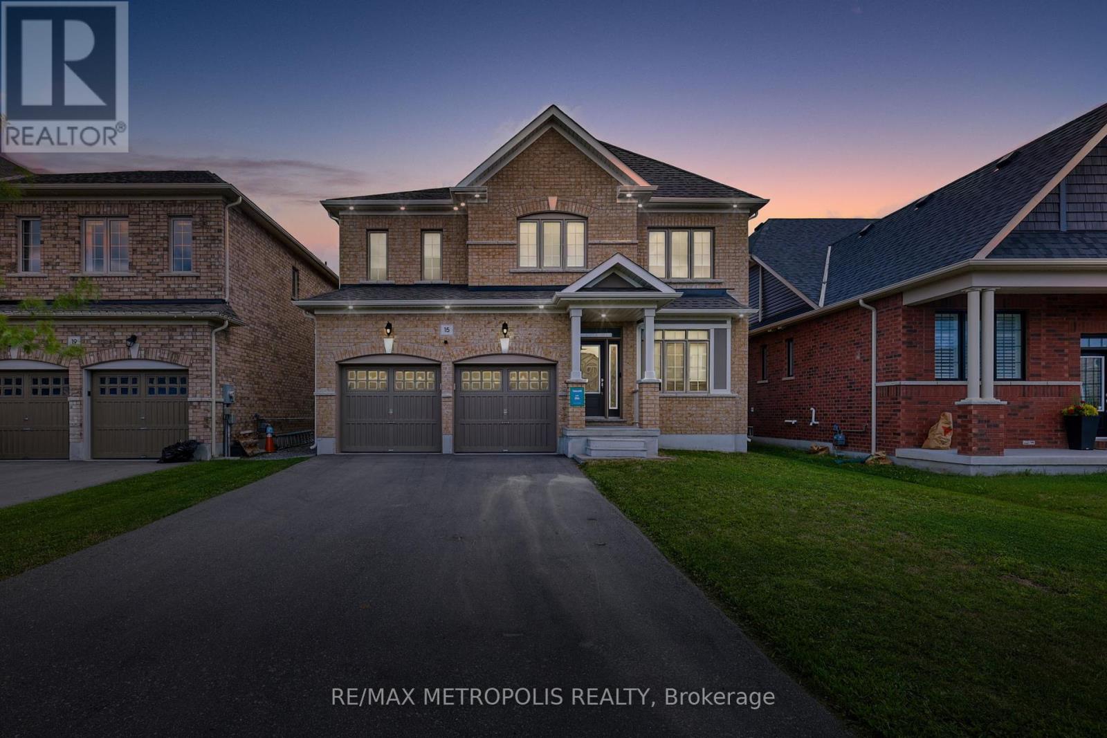 15 Douglas Kemp Cres, Clarington, ON L1C 4N7