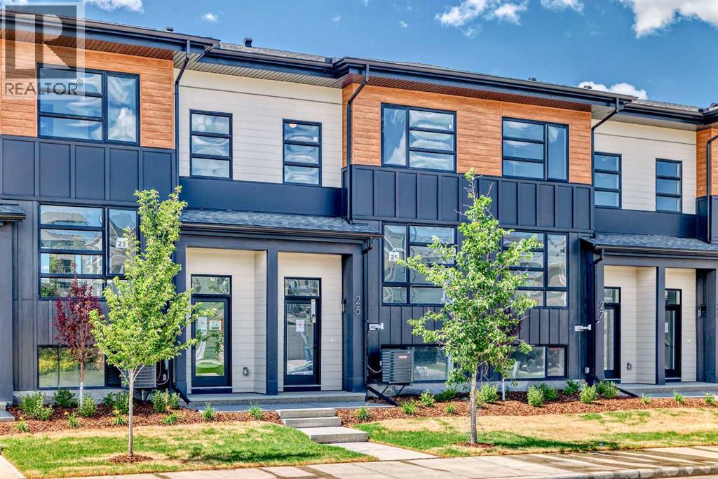 23 Lucas Way NW, Calgary, AB T3P 2C7